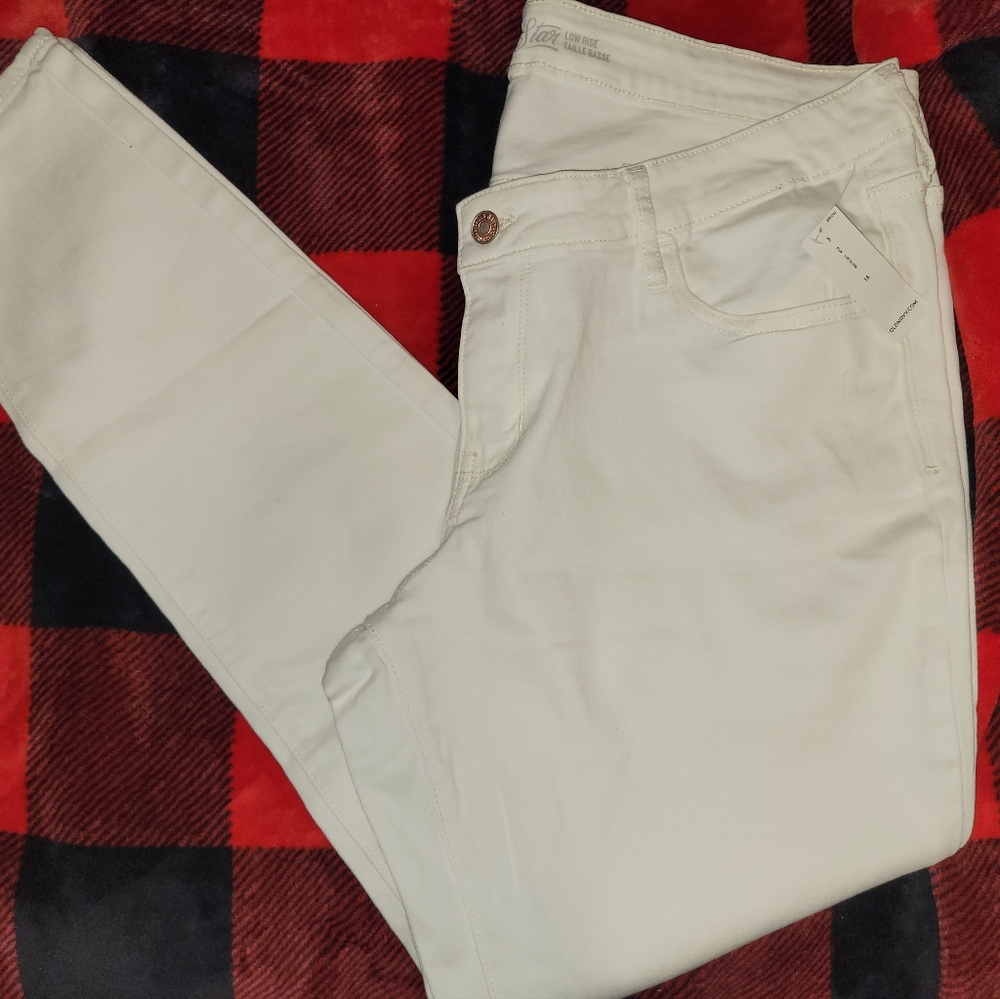 Old Navy White distressed skinny jean